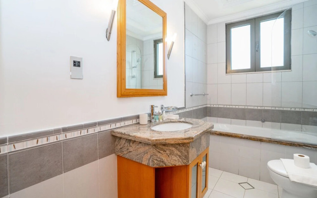 5BR Beach & pool villa in Palm