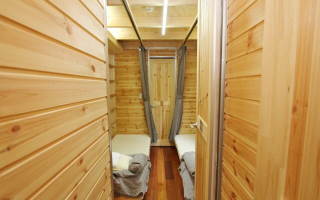 Qooneltas Container House In The Forest