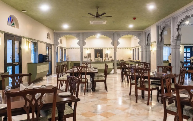 Daulatgarh Resort and Spa