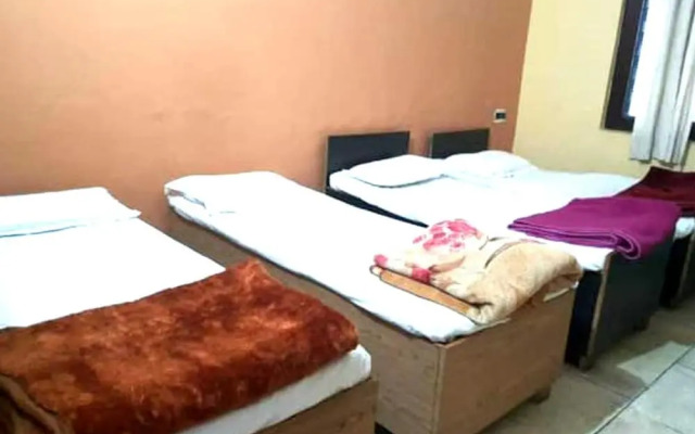 Goroomgo Homestay Haldwani