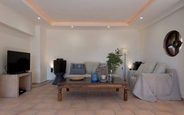 Luxury Seaview Apartment, 60sec Walk To Beach!