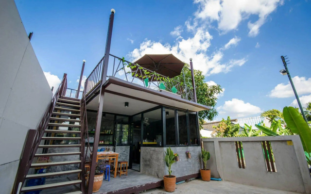 The Impress Sisaket