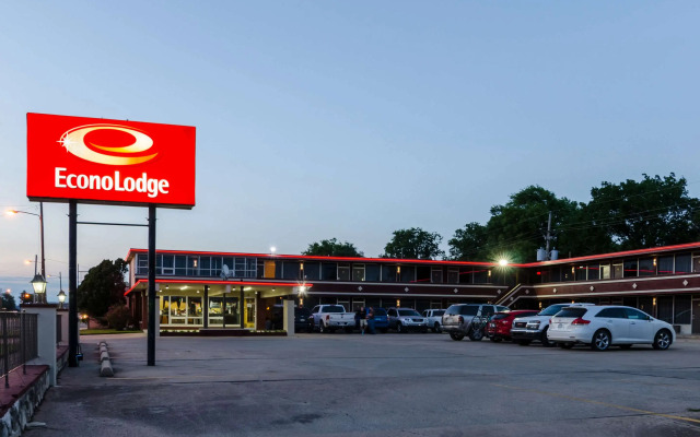 Econo Lodge Winfield