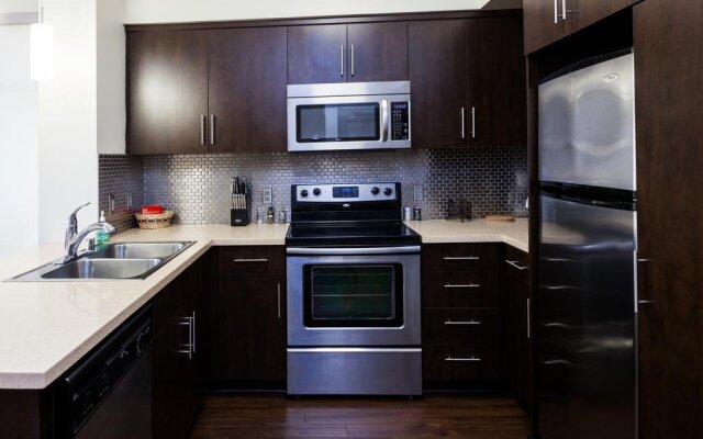 Heaven on Hollywood Boulevard Furnished Apartments