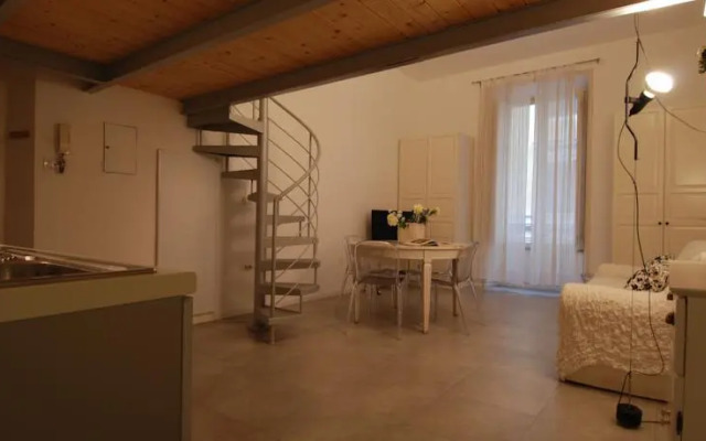 Domenichino Halldis Apartment