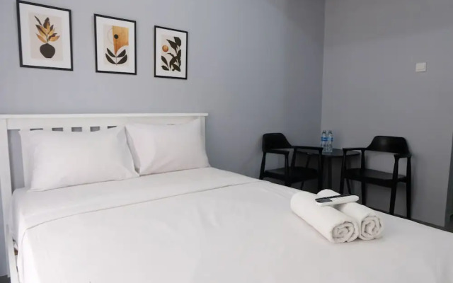 Minimalist Studio At Grand Asia Afrika Apartment