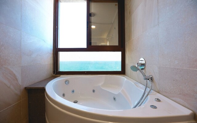 Sea View Hotel