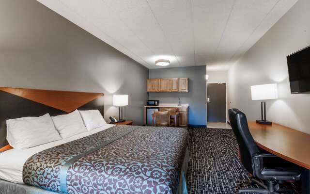 Days Inn & Suites by Wyndham Lancaster Amish Country