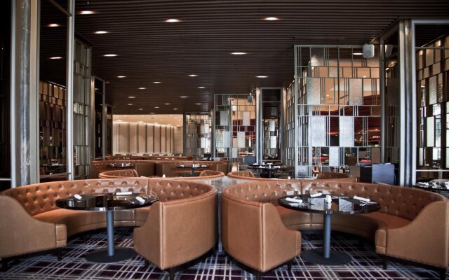 The Ritz-Carlton Jakarta, Mega Kuningan