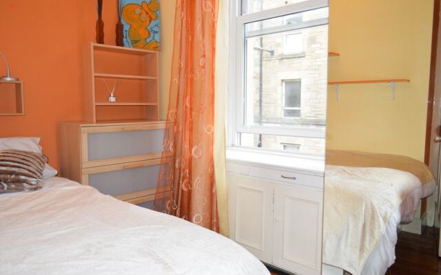 Cosy 2 Bedroom Apartment in Edinburgh