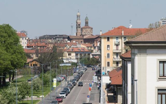 YouHosty - Segantini 73