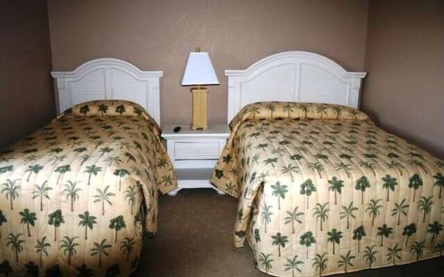 Club Regency in Regency Towers