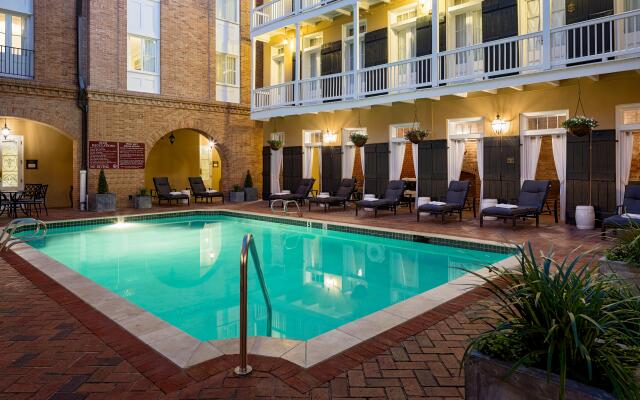 Holiday Inn FRENCH QUARTER-CHATEAU LEMOYNE, an IHG Hotel