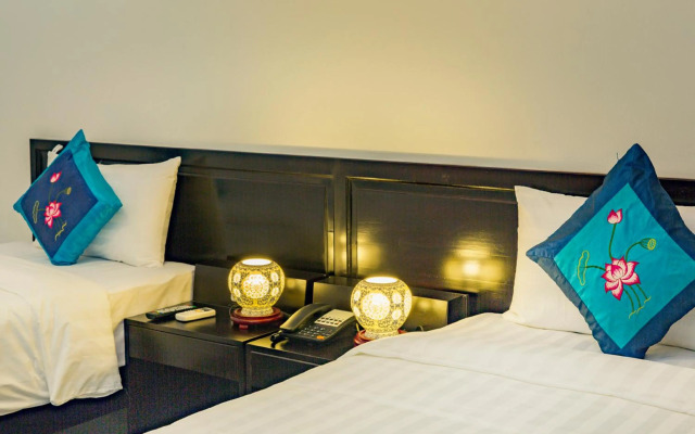 Phu House Hostel
