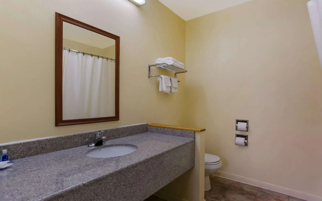 Rodeway Inn & Suites
