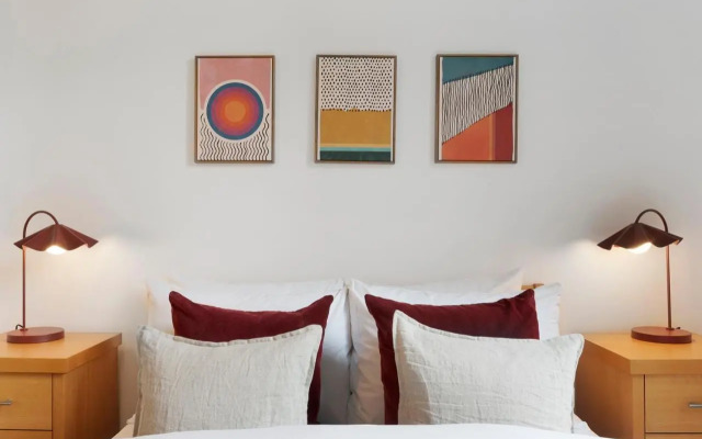 Peaceful Crouch Hill Flat by MoreThanStays