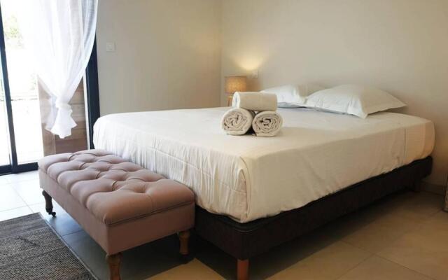 Villa 5***** piscine proche de la plage Cala Rossa