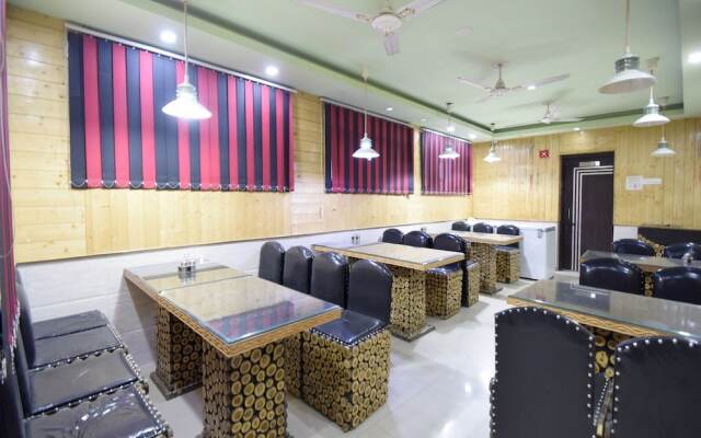OYO 4944 Hotel New Prince Inn