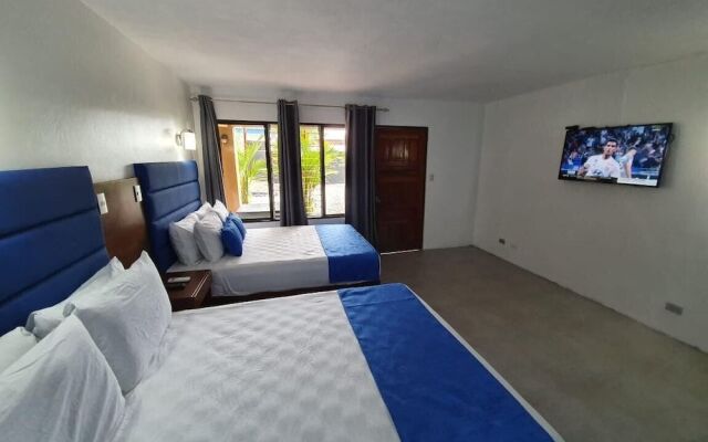 Hotel Blue Marlin - Nightclub & Sports Bar on Site