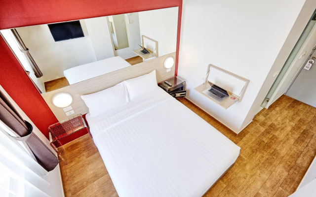 Easy Planet Phuket, Patong