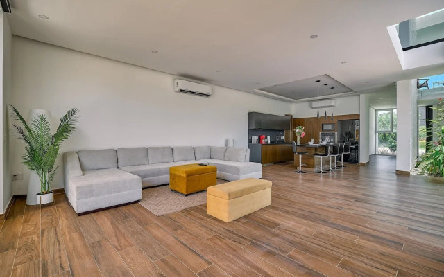 Unicoroma Tmaple 302