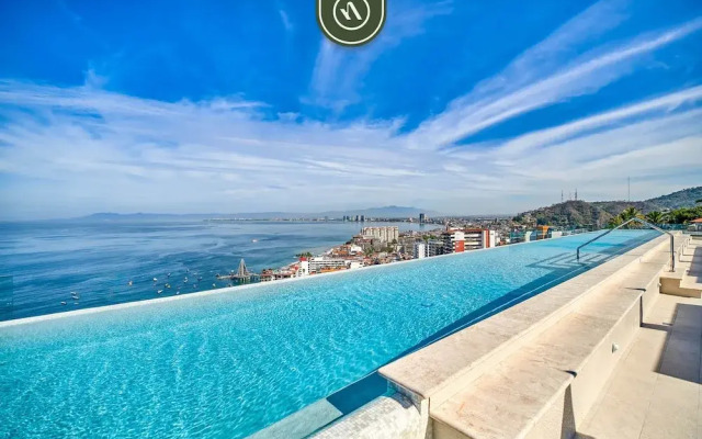 Condo With Oceanview - 2BR Condo - Rooftop Pool