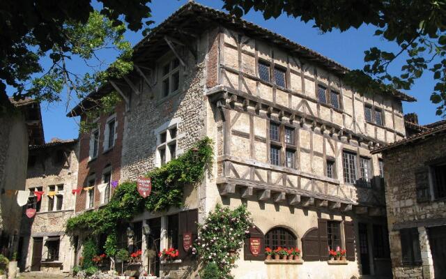 Hostellerie de Pérouges