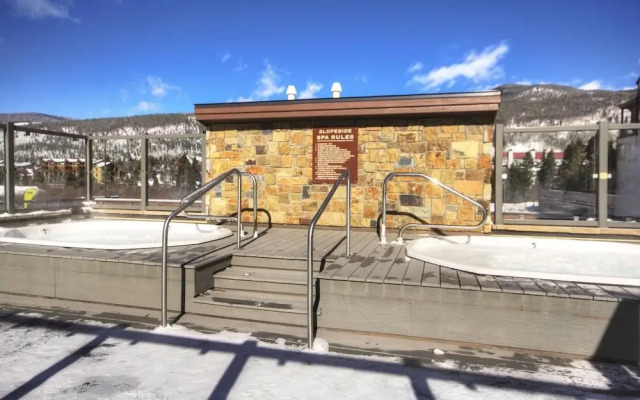 2800 Slopeside 2 Bedroom Condo by RedAwning