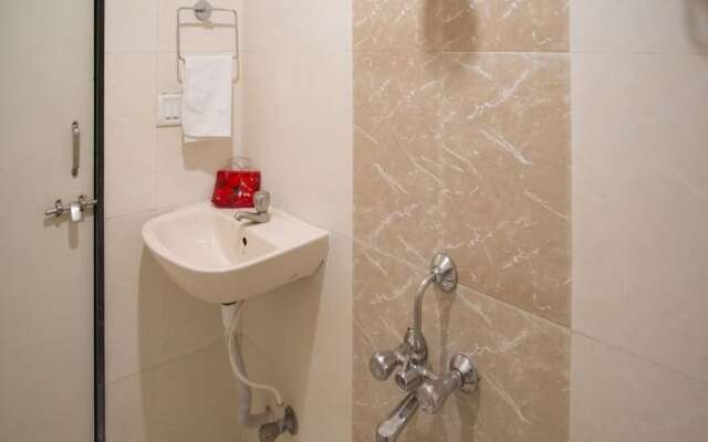 OYO 4185 Hotel Sachin Excellency