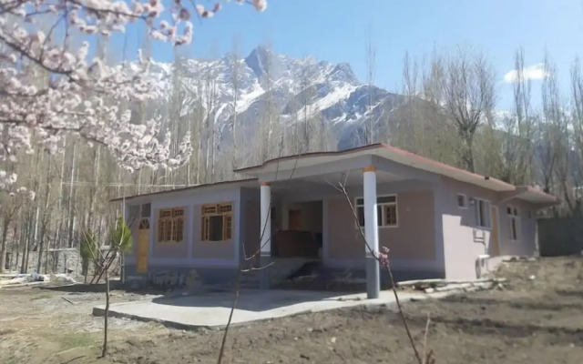 Markhor Hotel