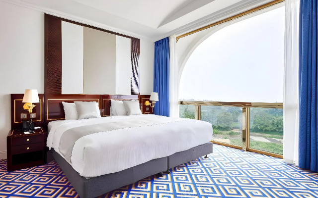 GoldOne Hotel & Suites