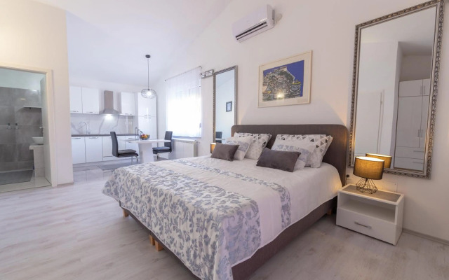 Beautyful sea view 6 studio Danijela