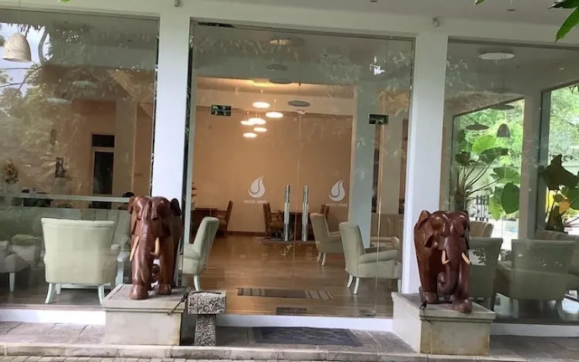 Waters Spring Hotel