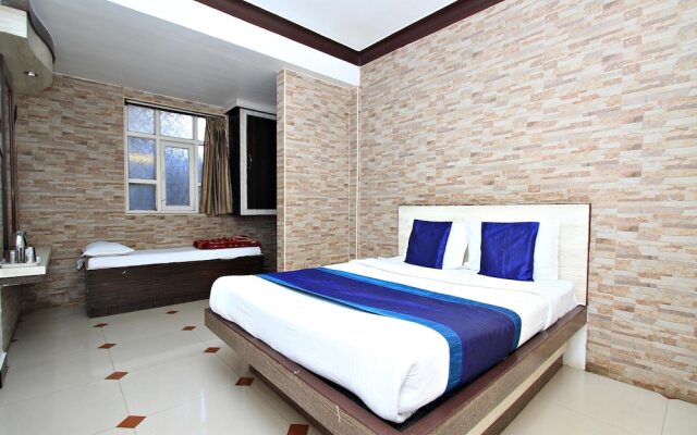 OYO 8736 Hotel Pratham International