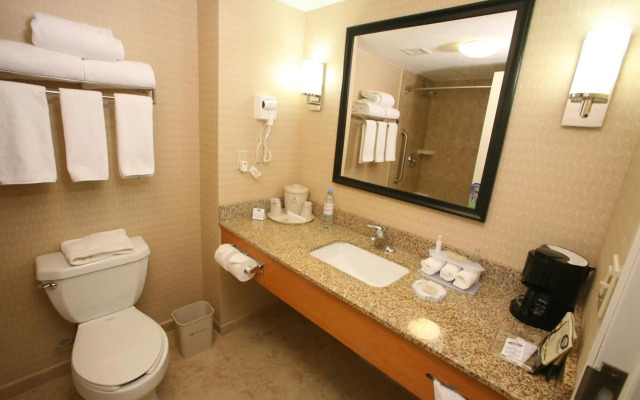 Holiday Inn Express Saltillo Zona Aeropuerto by IHG
