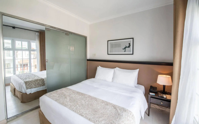 The Alcove Library Hotel