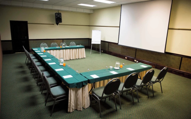 Cathedral Peak Hotel