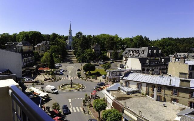 Albert Premier Hotel