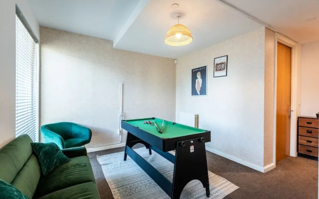Family 3 Bedroom House by Guestz
