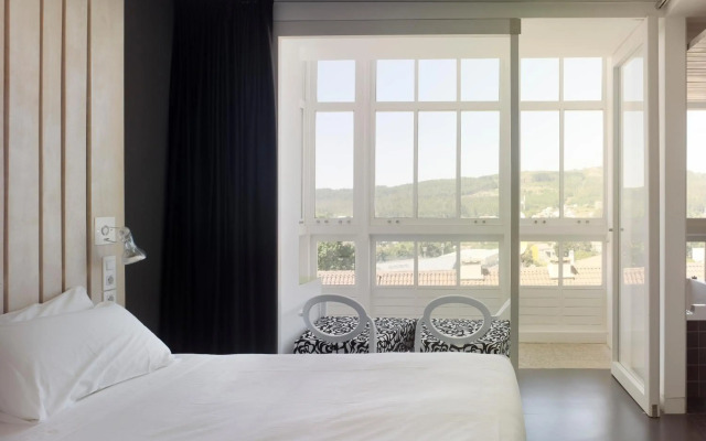 Moure Hotel