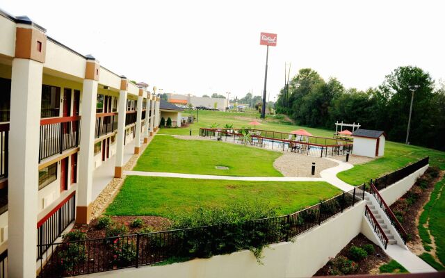 Red Roof Inn & Suites Commerce - Athens