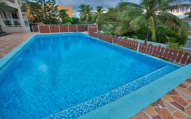 Hibiscus Villa - 5 Rooms