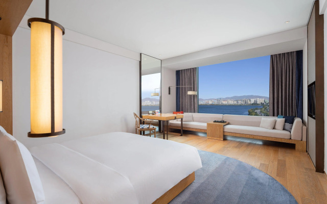 Hotel Indigo Dali Erhai by IHG
