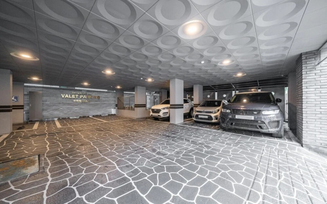 e-Hotel