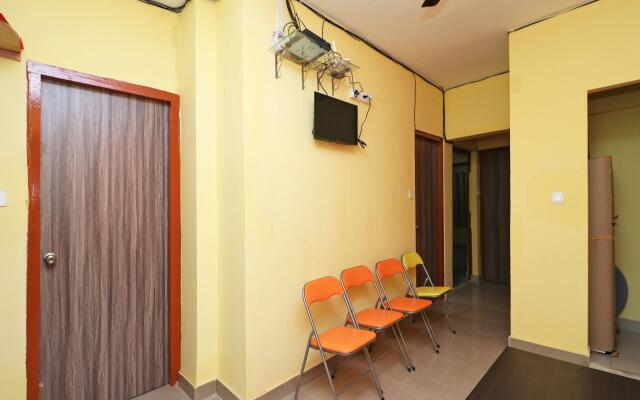 OYO 11930 The Jumbo Stay