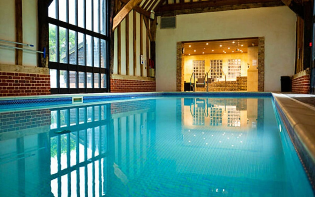 Lodge in Caldecott Hall With Private Hot Tub