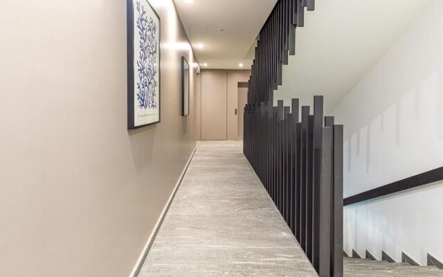 Icon H 201 Suite Micro-living