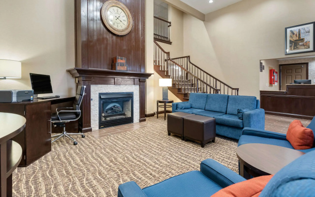 Comfort Inn & Suites Heath - Newark South