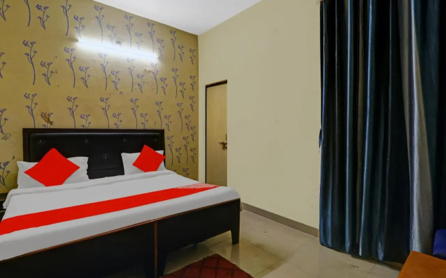 OYO Flagship 80553 Shubhangi Palace