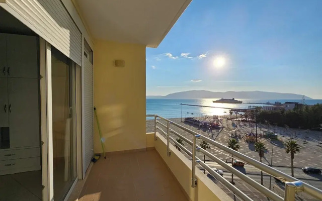 Sea View 1-bed Apartment in Vlore